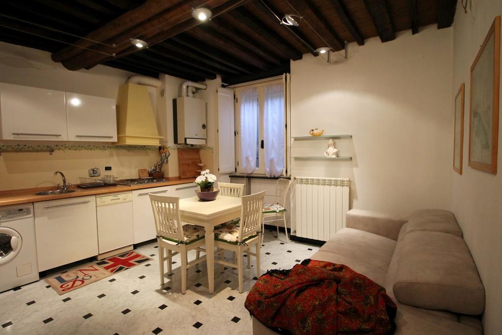 House Zoe